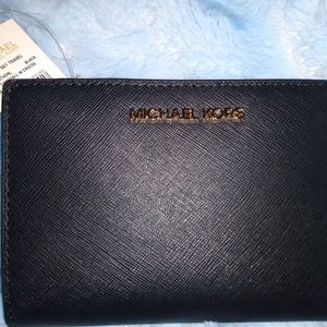 Michael Kors black Jet Set travel medium Wallet NWT